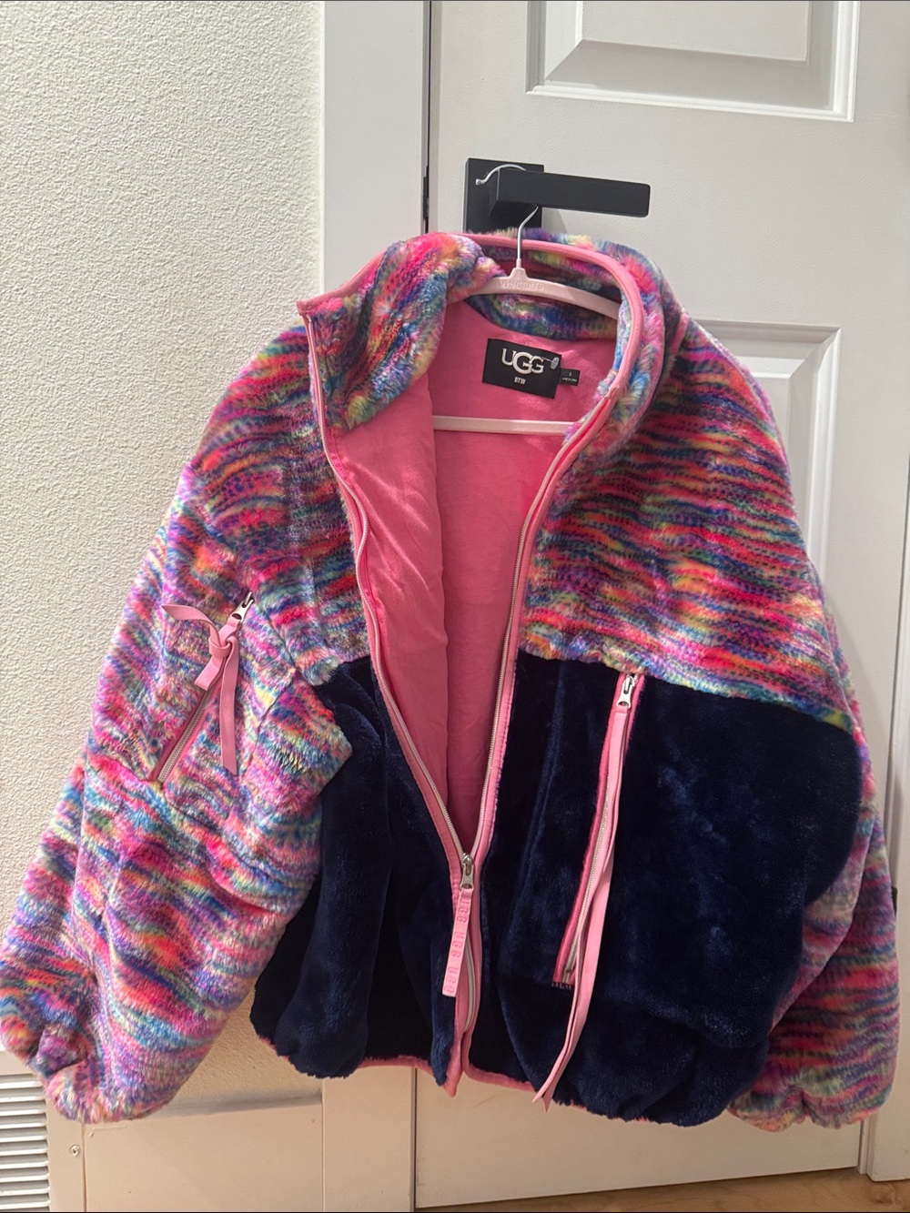 UGG women’s Multicolor soft pink & Navy Plush Puffer with Pink Lining